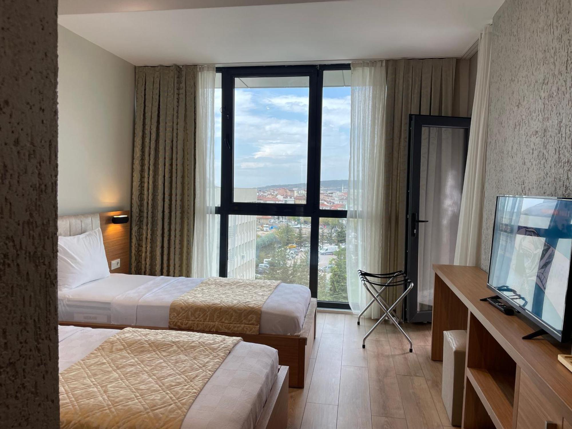 Innport Hotel Gebze Bagian luar foto