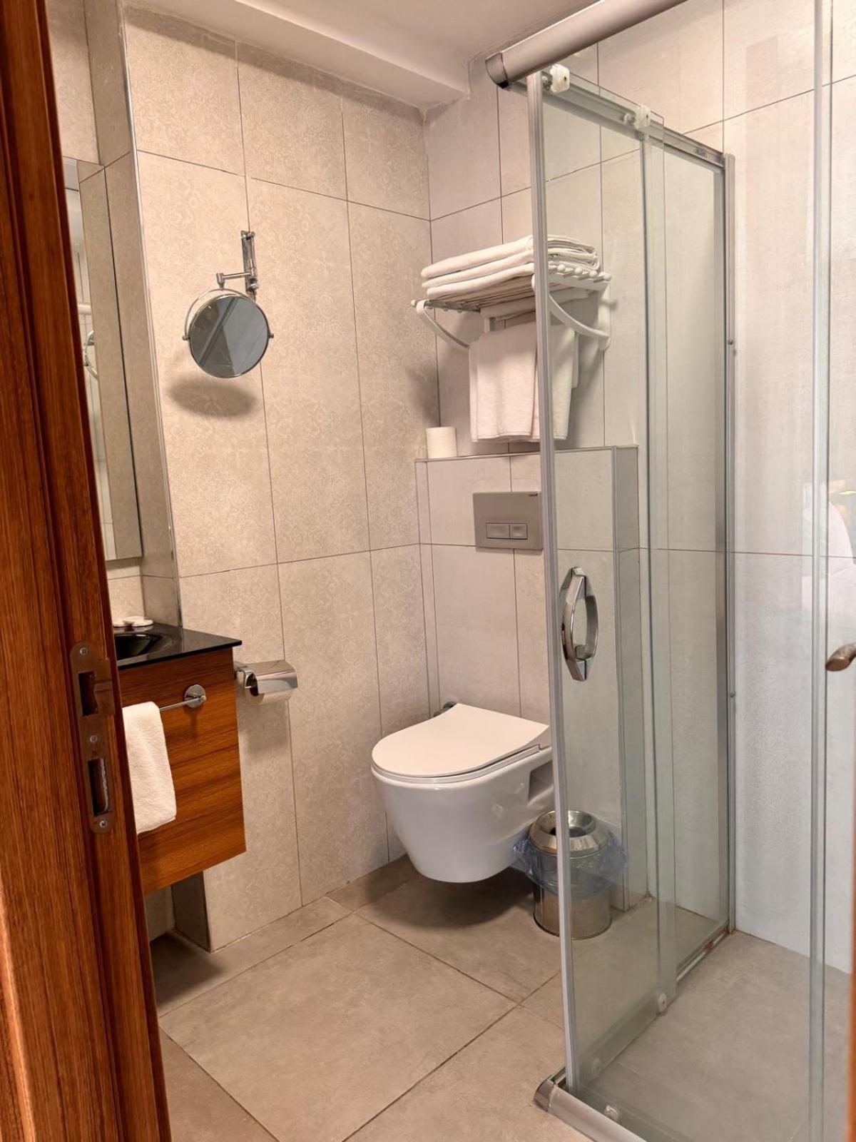 Innport Hotel Gebze Bagian luar foto