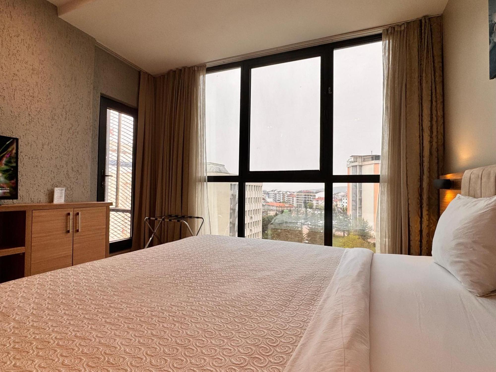 Innport Hotel Gebze Bagian luar foto