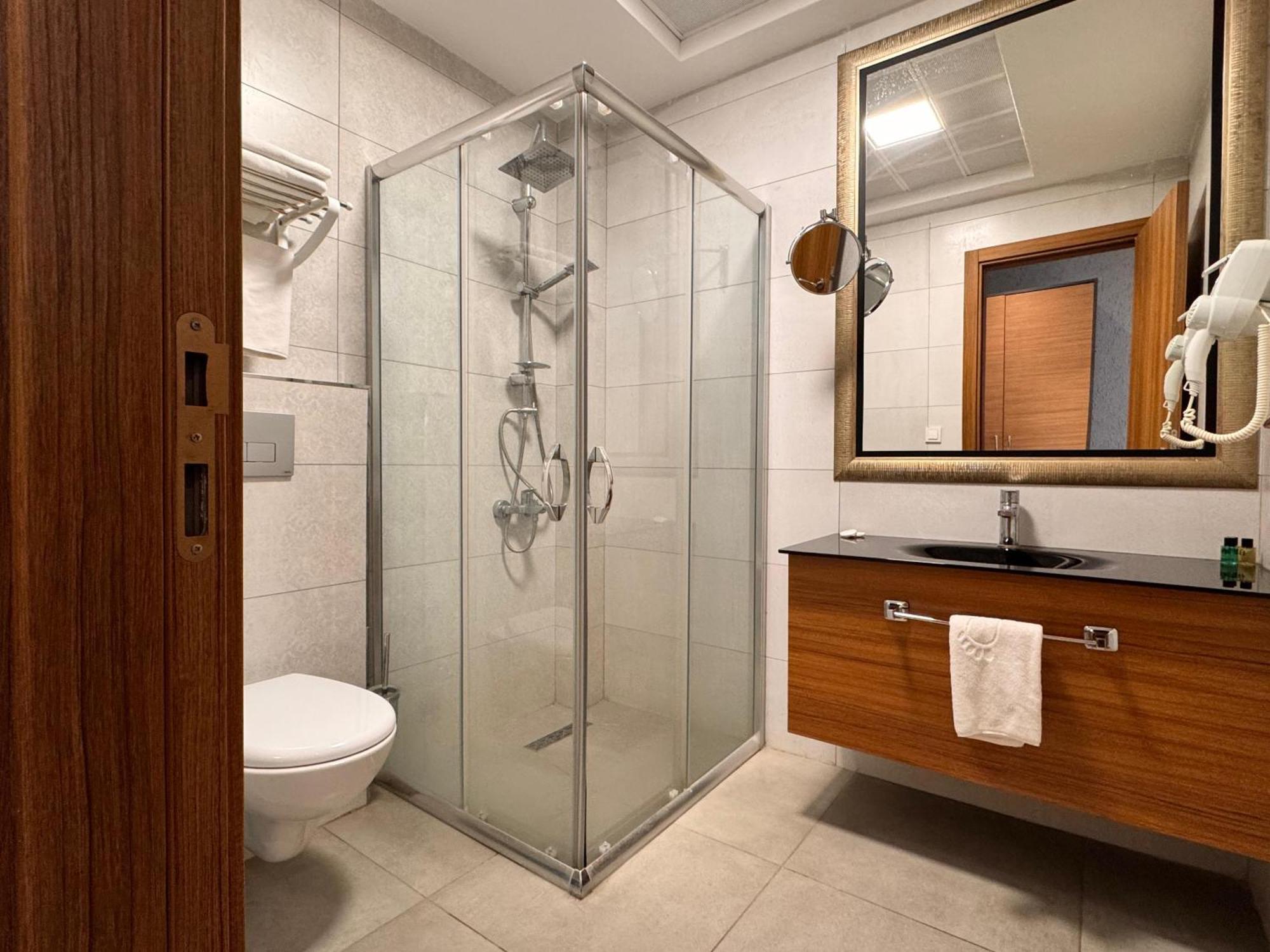 Innport Hotel Gebze Bagian luar foto
